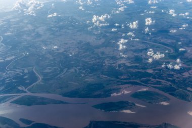 Venezuela 'daki Orinoco nehrinin havadan görünüşü