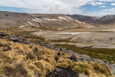 Peru 'daki Mismi Volkanı' ndaki Amazon Nehri 'nin Kaynağı yakınlarındaki dağ manzarası.