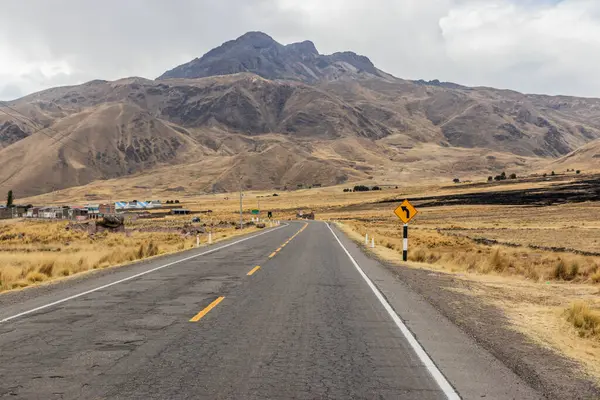 3S Yolu ve Peru 'daki Kunurama Alto Köyü