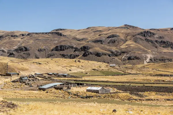 Colca Vadisi yakınlarındaki Tuti köyü yakınlarındaki yüksek irtifa çiftliği, Peru