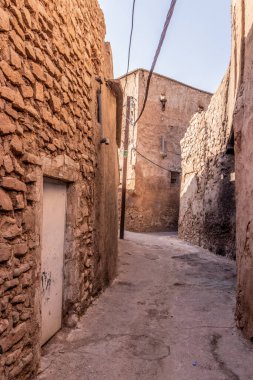 Irak 'ın Kürdistan Bölgesi, Koy Sanjaq ilçesinde dar bir sokak.