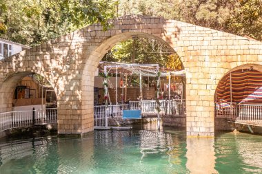 Irak Kürdistan Bölgesi, Amedi (Amadiye) yakınlarındaki Sulav 'da küçük bir havuz