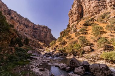 Irak Kürdistan Bölgesi 'nde derin Rawandiz (ayrıca Rawanduz) nehir vadisi
