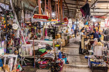 ERBIL, IRAQ - 9 Ekim 2022: Irak 'ın Kürdistan Bölgesi, Erbil' deki Ev Malzemeleri Pazarı