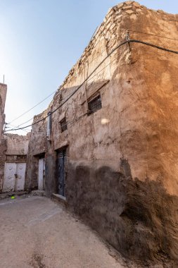 Irak 'ın Kürdistan Bölgesi, Koy Sanjaq ilçesinde dar bir sokak.