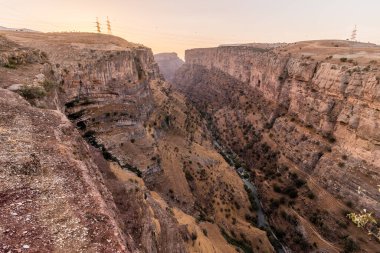 Irak Kürdistan Bölgesi 'ndeki Rawandiz Kanyonu' nun akşam manzarası