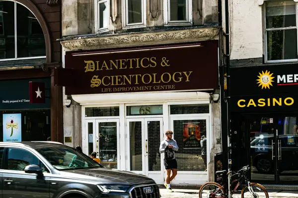 Dianetik ve Scientology Yaşam Geliştirme Merkezi, Tottenham Court Road, Londra, İngiltere, 7 Temmuz 2024. Yüksek kalite fotoğraf
