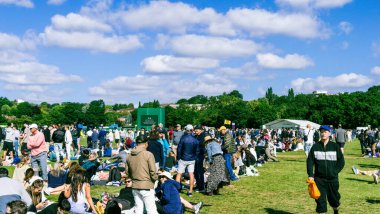 Wimbledon için kuyruğa girip kamp yapmak. Londra, Birleşik Krallık, 6 Temmuz 2024. Yüksek kalite fotoğraf