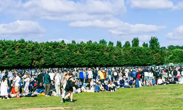 Wimbledon için kuyruğa girip kamp yapmak. Londra, Birleşik Krallık, 6 Temmuz 2024. Yüksek kalite fotoğraf