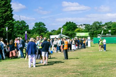 Wimbledon için kuyruğa girip kamp yapmak. Londra, Birleşik Krallık, 6 Temmuz 2024. Yüksek kalite fotoğraf