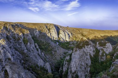 Günbatımında Tureni boğazı, Apuseni dağlarında güzel bir doğal koruma alanıdır.