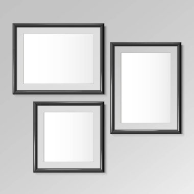 Gerçekçi Siyah dikey, yatay ve kare çerçeveler. Görüntü ya da fotoğraf için. Duvarda posterler var. Mockup için çerçeve tasarım şablonu. Vektör illüstrasyonu