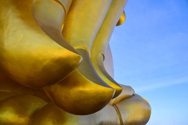 Dünyanın en büyük Buda heykelinin parmağı Wat Muang, Ang Thong Eyaleti, Tayland 'da..