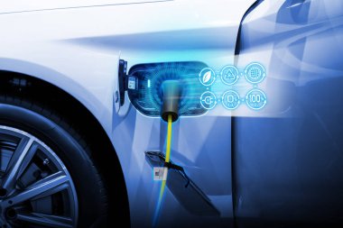 Elektrikli araç EV 'ye şarj gücü veren kablo pompası..