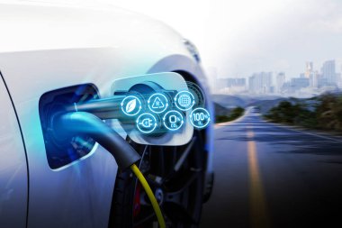 Elektrikli araç EV 'ye şarj gücü veren kablo pompası..