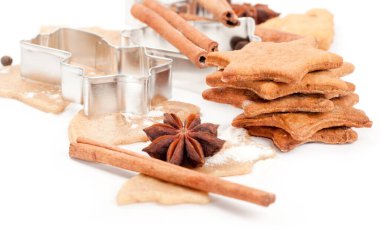 baharatlar ile Noel zencefilli kurabiye.