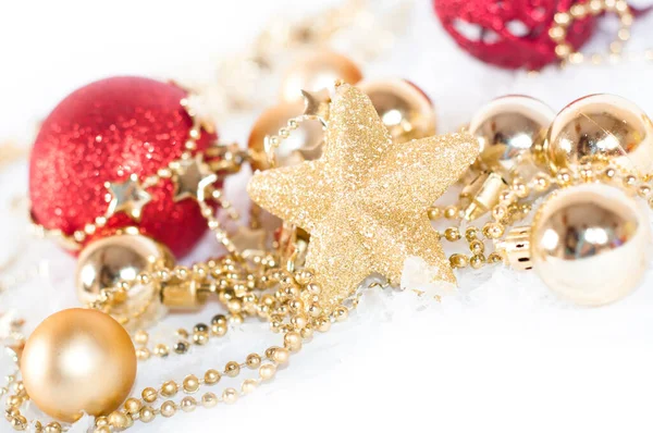 圣诞或新年假期装饰 用圣诞球 装饰品 浴盆和星星装饰 — 图库照片