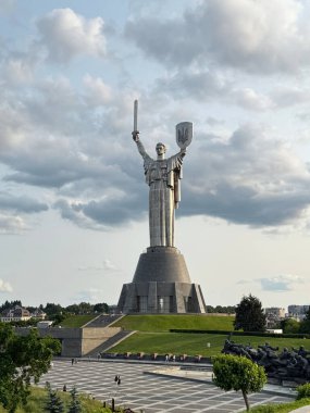 Anavatan Anıtı Zafer Parkı, Kyiv, Ukrayna, Haziran 2025