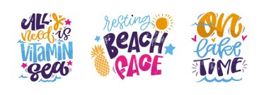 Yaz, göl ve okyanusla ilgili güzel el çizimi karalama mektupları. Tişört tasarımı, kupa baskısı, çanta baskısı, kıyafet modası. % 100 elle çizilmiş vektör resmi.