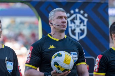 Rio, Brezilya - Kasım 02, 2022 - Anderson da ronco hakem Fluminense ile Sao Paulo arasında oynanan maçın 36. turu, Maracana Stadyumu 'nda serisi