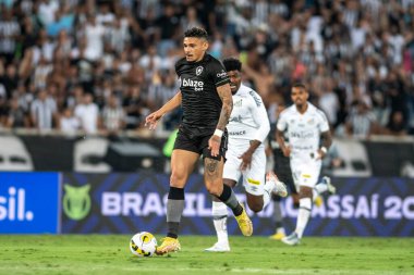 Rio, Brezilya - 10 Kasım 2022, Tiquinho Soares, Botafogo ve Santos arasında oynanan maçta Brezilya Şampiyonası 'nın 37. raundunda Nilton Santos Stadyumu' nda serisi var.
