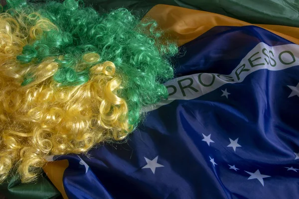 Brazilská Vlajka Vlně Vyplňující Rámeček Zelená Žlutá Paruka — Stock fotografie