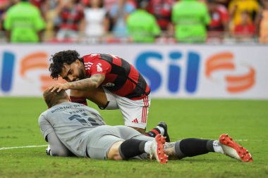 Rio, Brezilya - 30 Nisan 2023, Gabi - Gabriel Barbosa ve Lucas Perri arasında oynanan maçta Flamengo ve Botafogo Brezilya Şampiyonası, Maracana Stadyumu 'nda 3. raunt