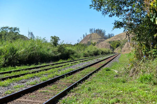 Blick Auf Die Eisenbahn Ländlichen Raum Mit Der Natur Hintergrund — Stockfoto