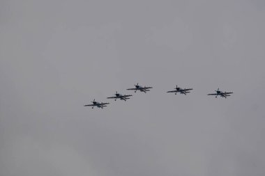 Santiago, Şili - 20 Ekim 2023, 2023 Pan Amerikan Oyunları 'nın Julio Martinez Pradanos Ulusal Stadyumu' nda açılış töreni, dumanla akrobasi yapan uçaklar