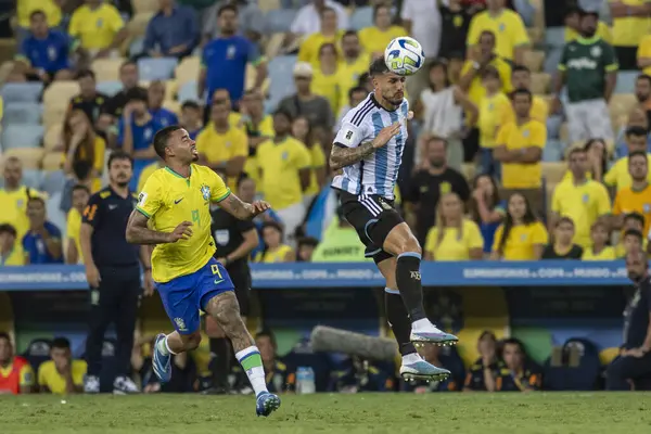 Rio, Brezilya - 21 Kasım 2023, Maracana Stadyumu 'ndaki FIFA Dünya Kupası elemelerinde Brezilya x Arjantin arasında oynanan maçta Paredes oyuncusu