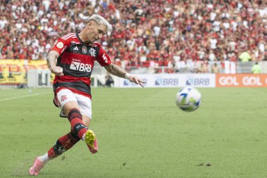 Rio, Brezilya - 3 Aralık 2023, Maracana Stadyumu 'nda oynanan 37. turda Flamengo ve Cuiaba arasındaki maçta Varela oyuncusu