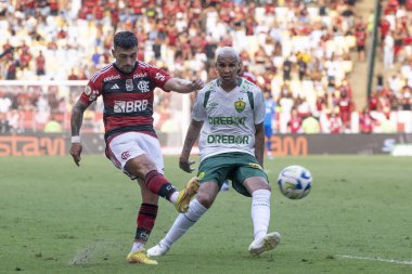 Rio, Brezilya - 3 Aralık 2023, De Arrascaeta oyuncusu, Brezilya 'nın Maracana Stadyumu' nda oynanan 37 'nci raundda Flamengo ve Cuiaba arasındaki maçta