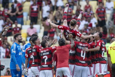 Rio, Brezilya - 3 Aralık 2023, Filipe Luis, Brezilya 'nın Maracana Stadyumu' nda oynanan 37. Raundda Flamengo-Cuiaba maçında karşılaşacak.
