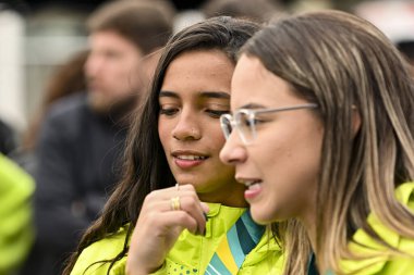 Santiago, Şili - 21 Ekim 2023, Rayssa Leal (BRA), 2023 Pan Amerikan Oyunları 'nda kaykay yapan kadınlar sokağı sırasında