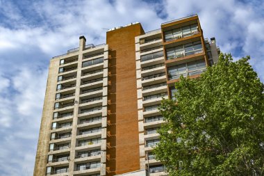 Santiago, Şili, 22 Ekim 2023, şehir manzarası binaların mimarisini gösteriyor.