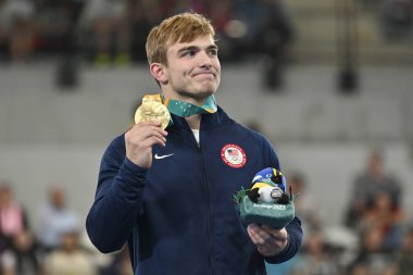 Santiago, Şili, 25 Ekim 2023, Curran Phillips (ABD) gold, Cold Walker (ABD) silver and e Isaac Nunez (MEX) bronz Men Parallel Bars at the 2023 Pan American Games