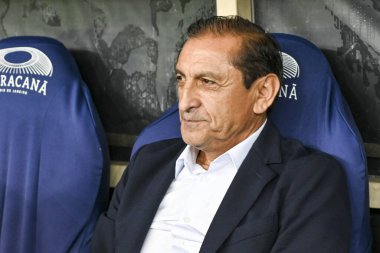 Rio, Brezilya - 4 Şubat 2024, Maracana Stadyumu 'nda Vasco ve Flamengo arasında oynanan maçta Raqmon Diaz koçu