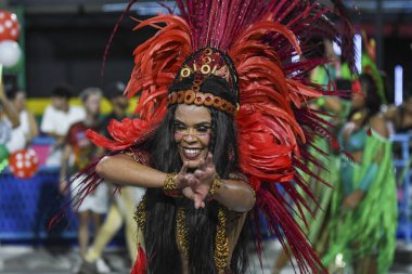 Rio, Brezilya - 3 Şubat 2024, Sambodromo, Grande Rio samba okulunda 2024 Karnavalı için hazırlık provası