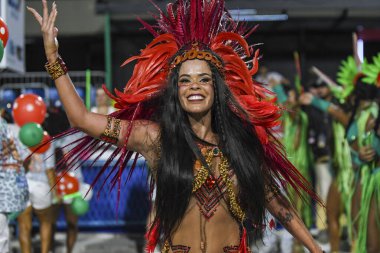 Rio, Brezilya - 3 Şubat 2024, Sambodromo, Grande Rio samba okulunda 2024 Karnavalı için hazırlık provası