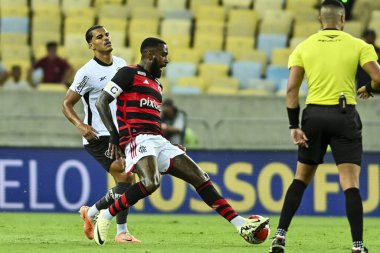 Rio, Brezilya - Şubat, 07 2024, Maracana Stadyumu 'ndaki Carioca şampiyonasında Flamengo ve Botafogo arasında oynanan maçta Gerson oyuncusu