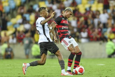 Rio, Brezilya - 7 Şubat 2024: Wesley ve Tche Tche, Carioca şampiyonasının Maracana Stadyumu 'ndaki 7. turu için Flamengo ve Botafogo arasında oynadılar..