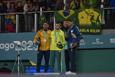 Santiago, Şili, 28 Ekim 2023, Michel Augusto (BRA), altın Johan Rojas (COL), gümüş ve Arath Juarez (MEX), Juan Pablo Ayala (ECU), bronz, judo sırasında - 2023 Pan Amerikan Oyunları 'nda erkekler - 60kg podyum