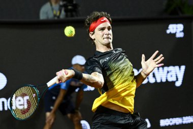 Rio, Brezilya - 19 Şubat 2024: Rio Open 2024 ATP 500 'den Alejandro TABILO (CHI) karşısında Thiago Seyboth (BRA) oyuncusu, Rio de Janeiro Jokey Kulübü' nde