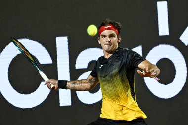 Rio, Brezilya - 19 Şubat 2024: Rio Open 2024 ATP 500 'den Alejandro TABILO (CHI) karşısında Thiago Seyboth (BRA) oyuncusu, Rio de Janeiro Jokey Kulübü' nde