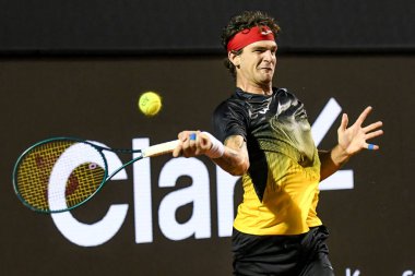 Rio, Brezilya - 21 Şubat 2024: Cameron Thiago SEYBOTH WILD (BRA) Rio Open 2024 ATP 500 'ün Jaume MUNAR (ESP) karşısında Rio de Janeiro Jokey Clube' da oynadığı maçta