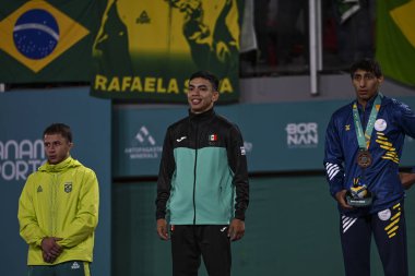 Santiago, Şili, 28 Ekim 2023, Michel Augusto (BRA), altın Johan Rojas (COL), gümüş ve Arath Juarez (MEX), Juan Pablo Ayala (ECU), bronz, judo sırasında - 2023 Pan Amerikan Oyunları 'nda erkekler - 60kg podyum