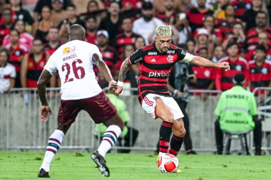 Rio, Brezilya - Mart, 16 2024, De Arrascaeta oyuncusu, Maracana Stadyumu 'nda Carioca yarı final karşılaşmasında Flamengo-Fluminense maçı arasında.