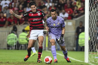 Rio, Brezilya - Mart 16, 2024, Maracana Stadyumu 'nda oynanan yarı final Carioca şampiyonluğu ile Flamengo-Fluminense maçında Pedro oyuncusu