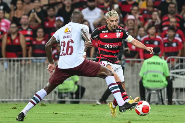 Rio, Brezilya - Mart, 16 2024, De Arrascaeta oyuncusu, Maracana Stadyumu 'nda Carioca yarı final karşılaşmasında Flamengo-Fluminense maçı arasında.