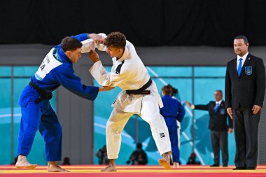 Santiago, Şili, 28 Ekim 2023, Juan Pablo Hernandez (COL) Judo sırasında Willian Lima 'ya karşı - 2023 Pan Amerikan Oyunları' nda erkekler -66 kilo